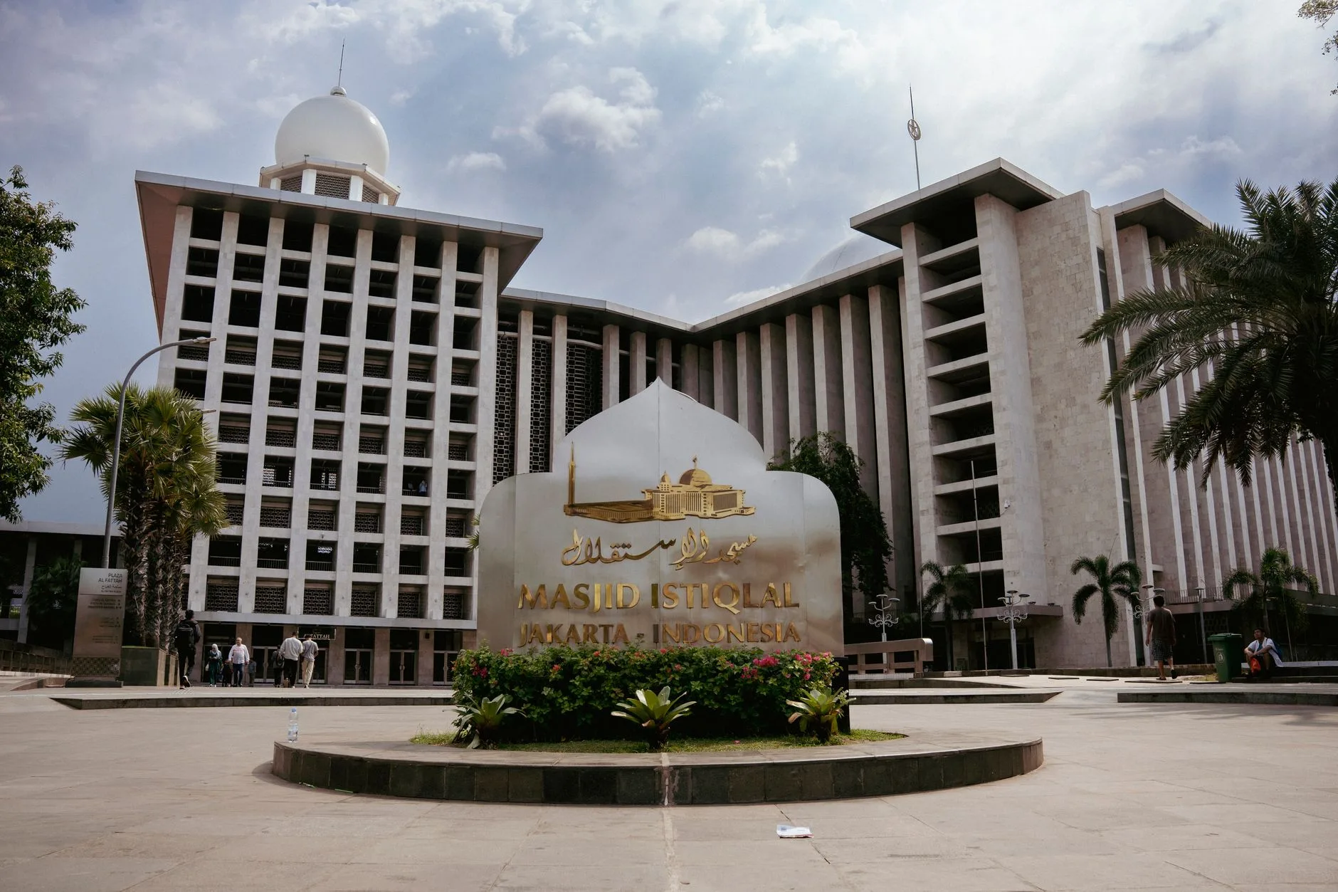 Badan Usaha Berbadan Hukum